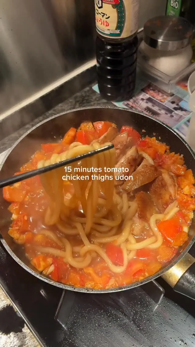 tomato-chicken-thighs-udon-noodles