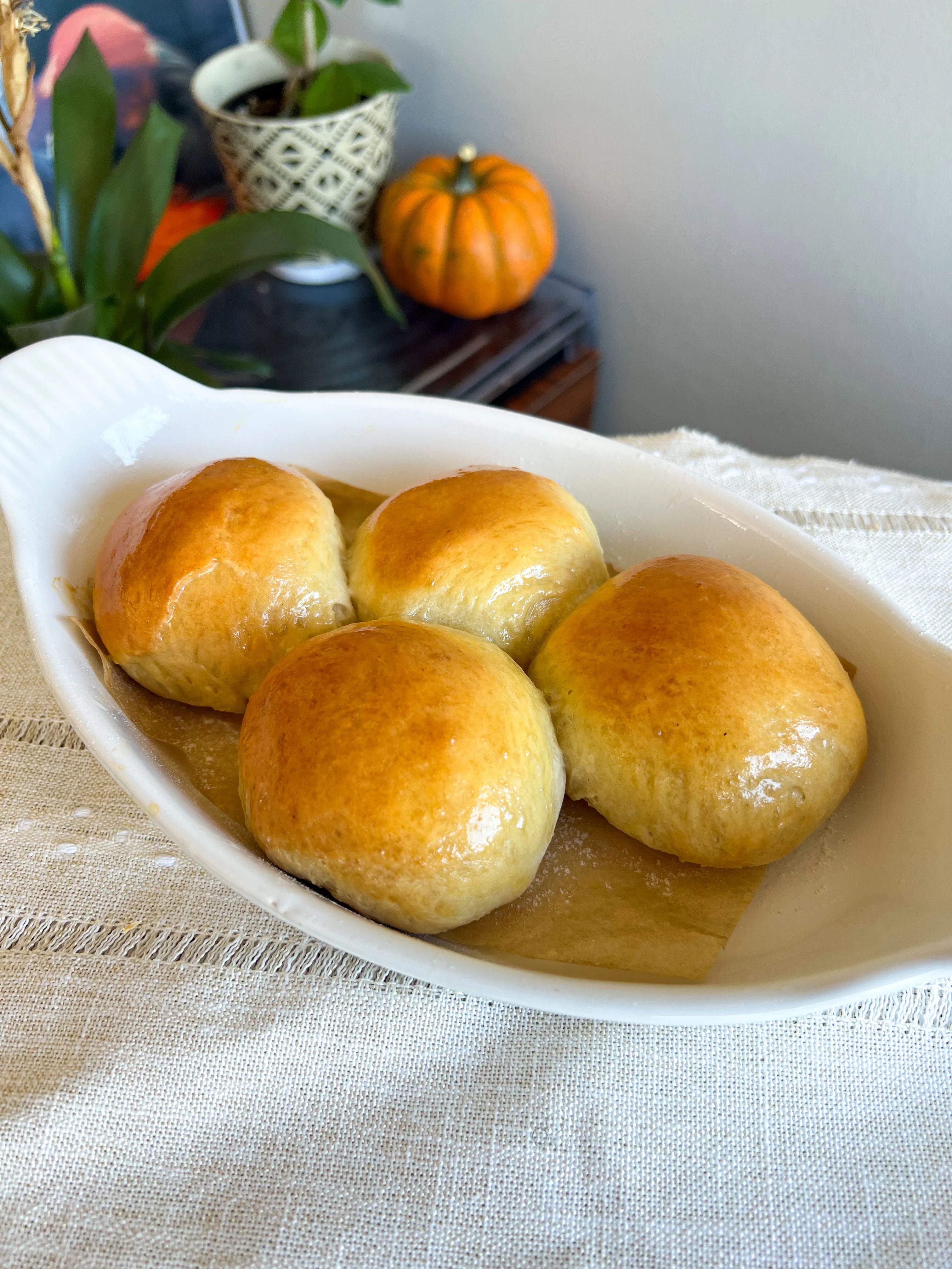 soft-homemade-dinner-rolls-(no-mixer-needed!)