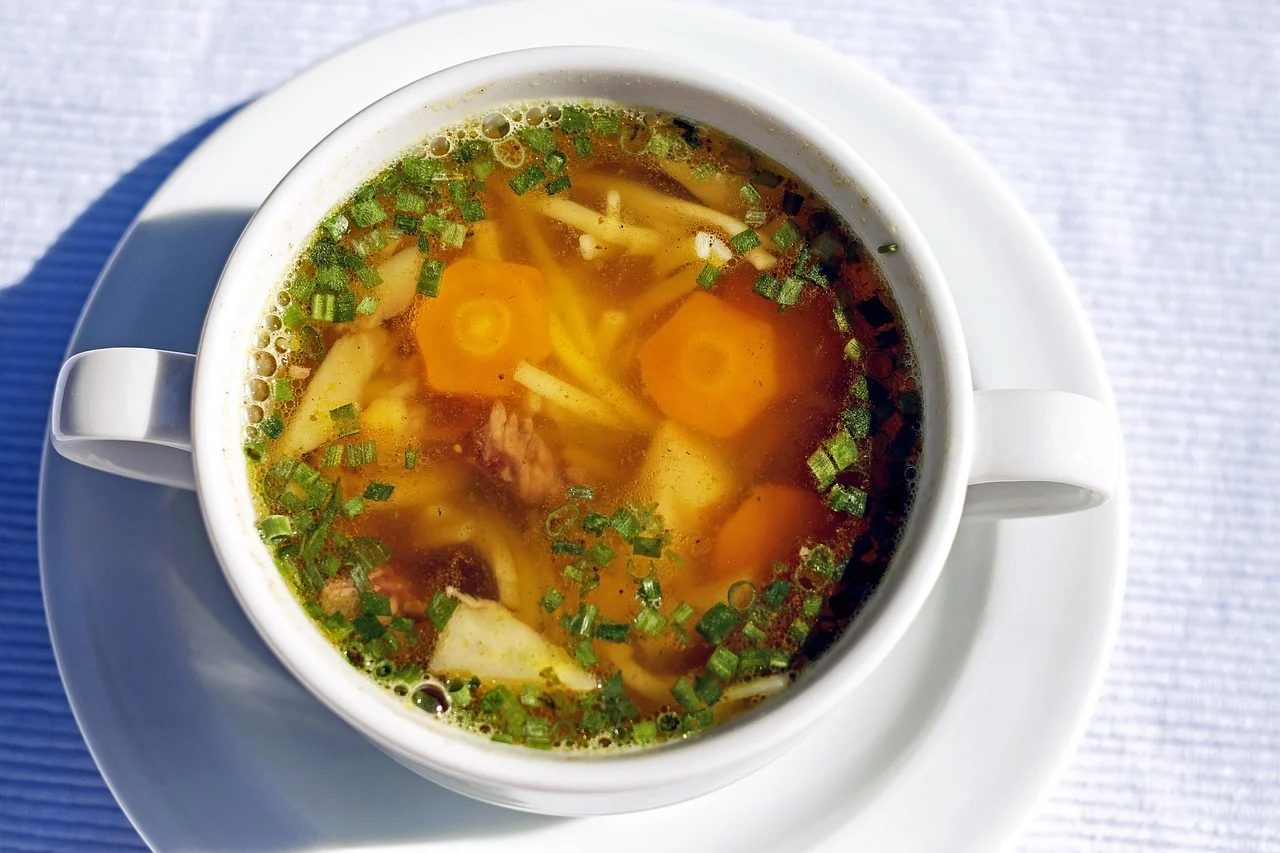 soupe-de-legumes-coloree-et-sante
