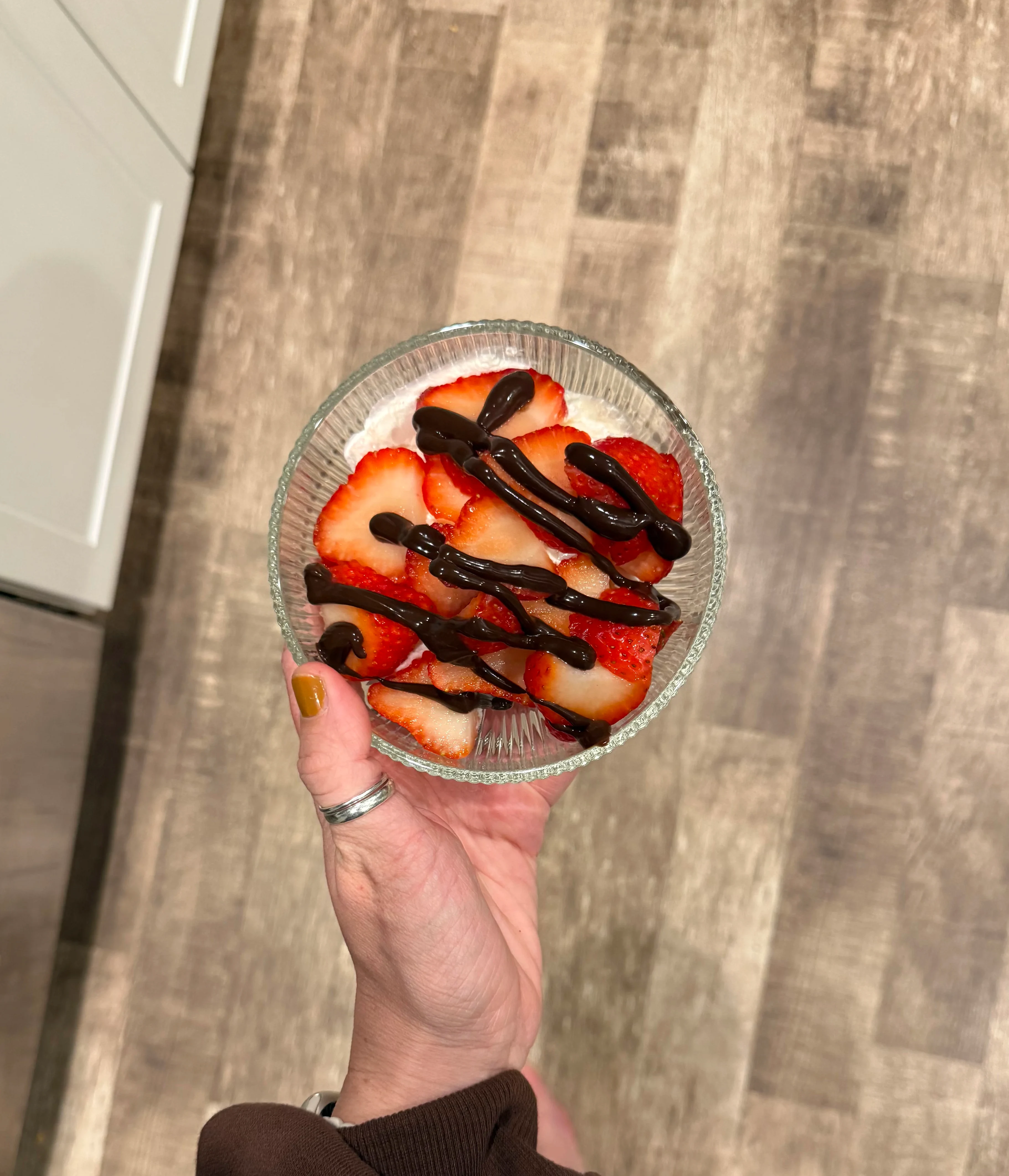creamy-strawberries-chocolate