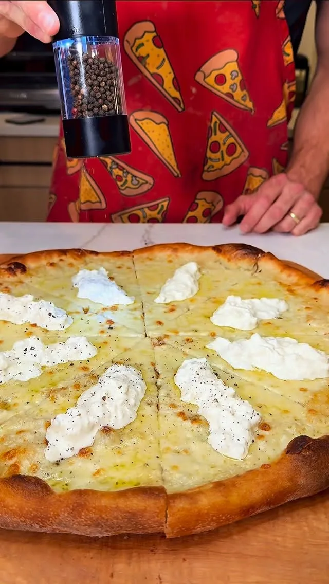alfredo-white-pie-with-stracciatella