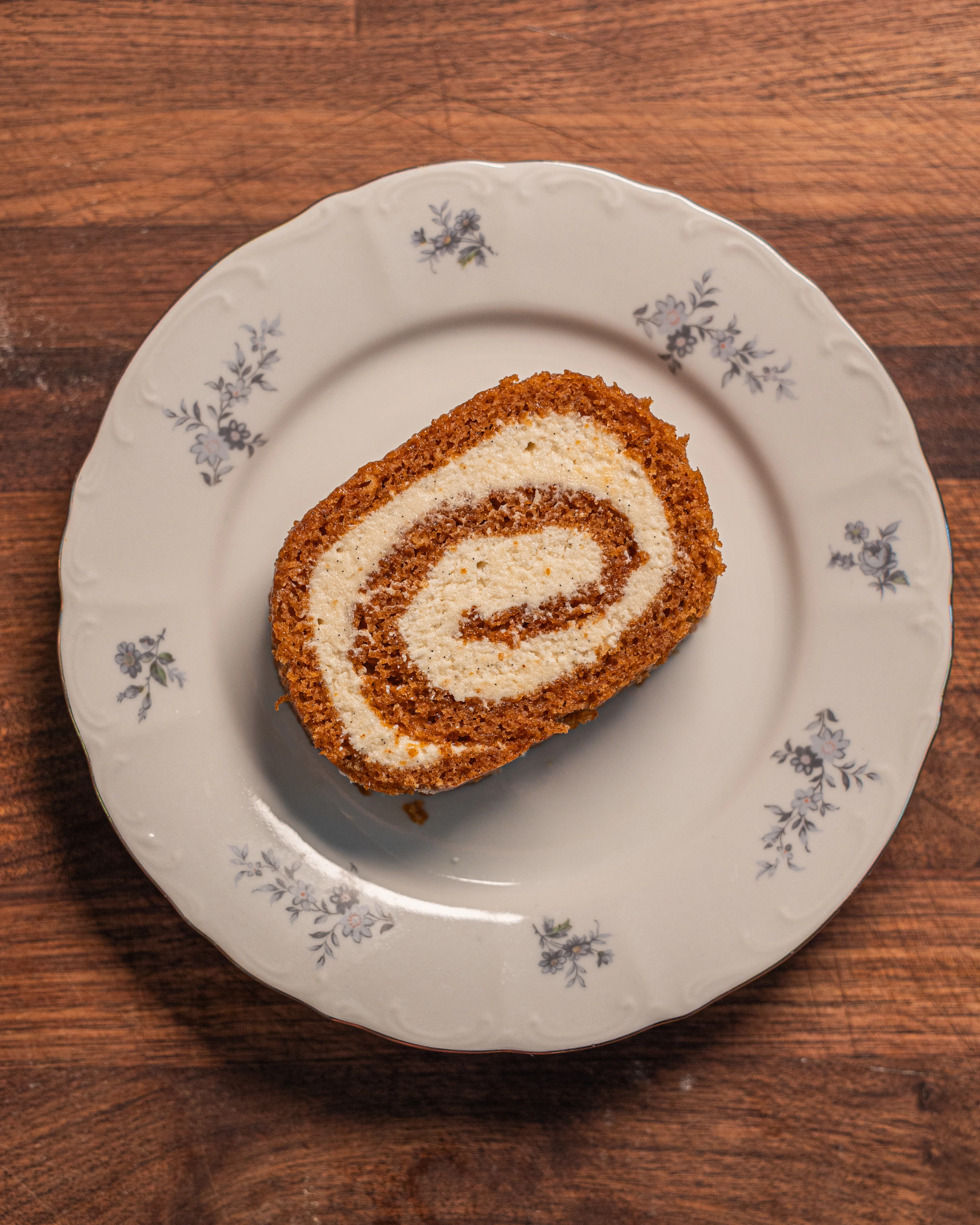 pumpkin-roll-cake