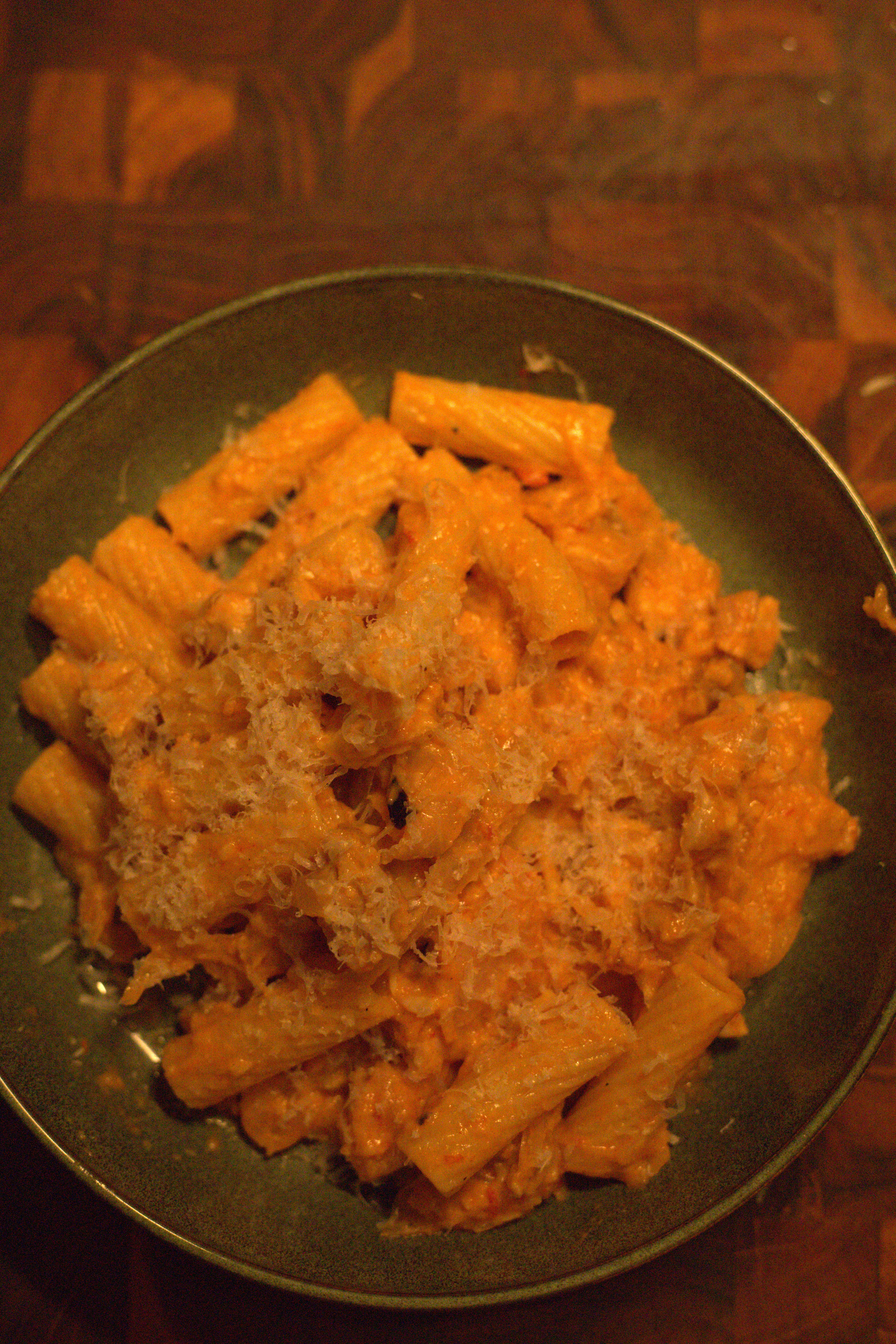 caramelized-onion-and-harissa-pasta