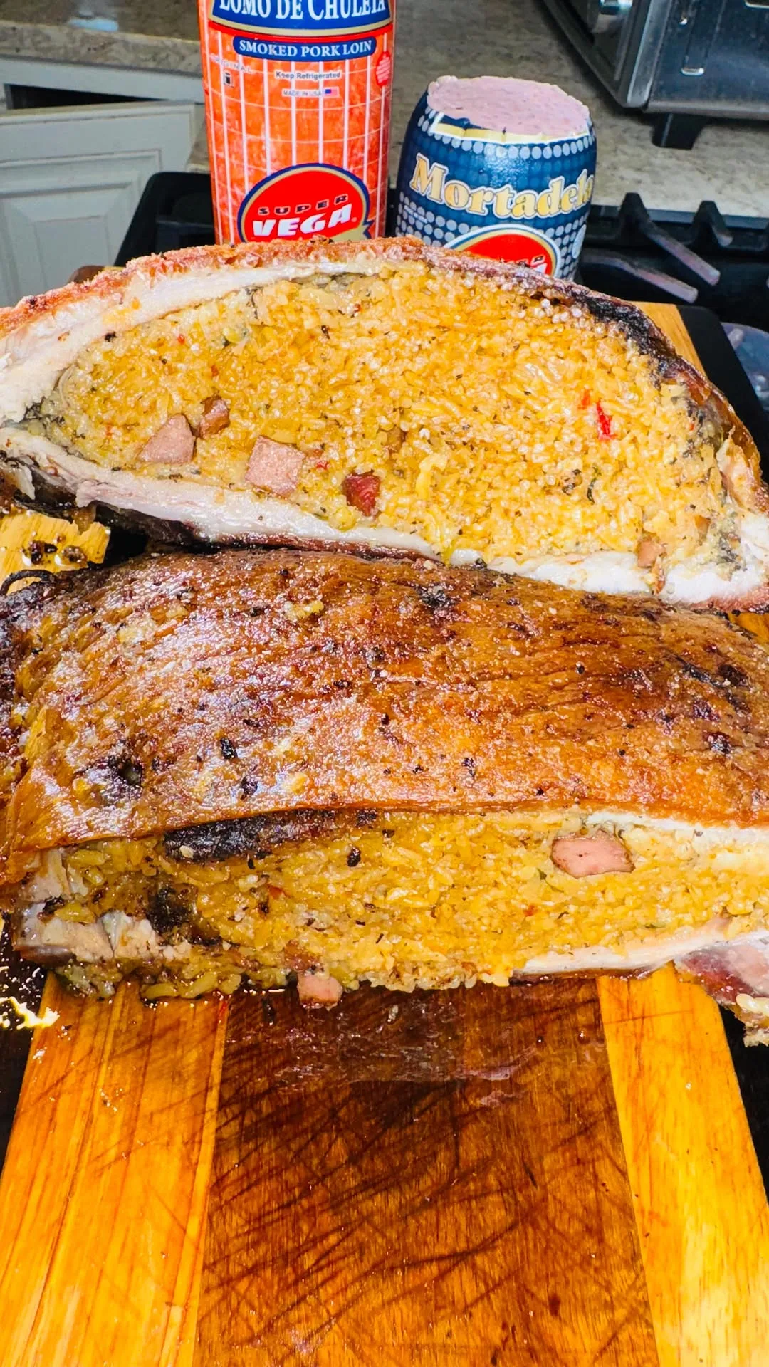 panceta-rellena-de-locrio-de-salami-y-mortadella