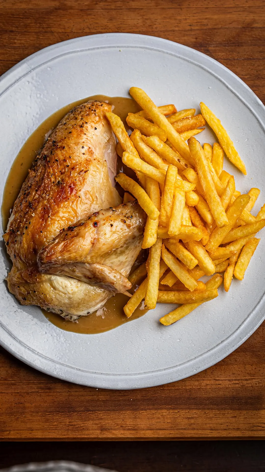 saucier-roast-chicken-chips-and-gravy