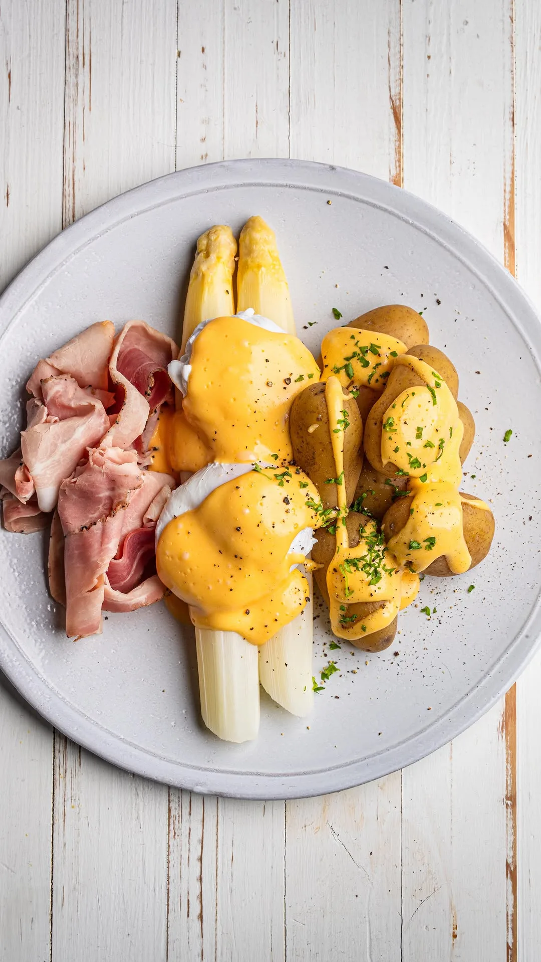 white-asparagus-with-eggs-ham-and-new-potatoes