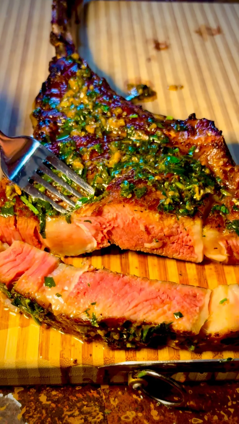 tomahawk-steak-with-garlic-butter