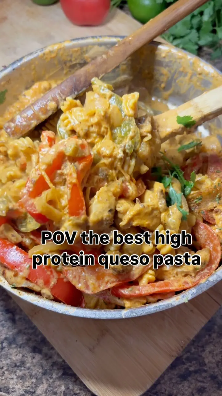 decadent-and-healthy-high-protein-chicken-queso-pasta