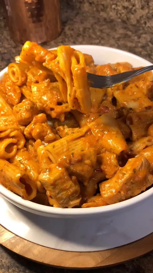 rigatoni-alla-vodka-with-chicken