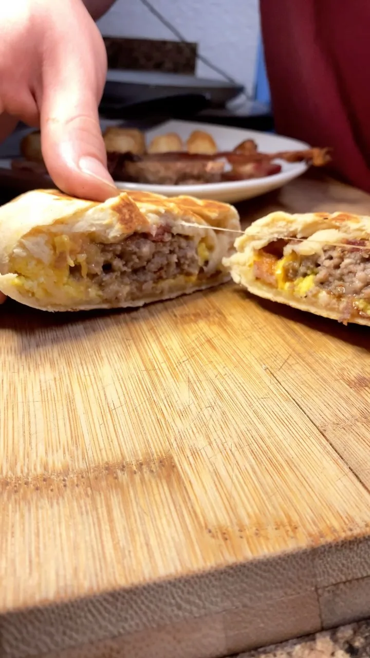 taco-bell's-am-crunchwrap