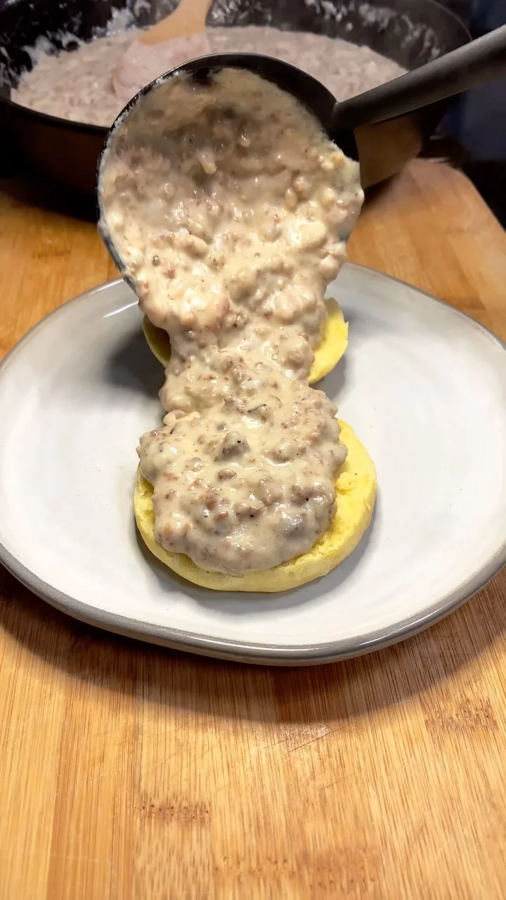 biscuits-and-gravy