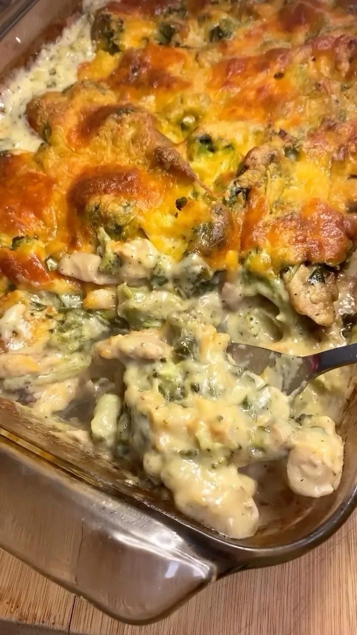 creamy-broccoli-cheddar-casserole