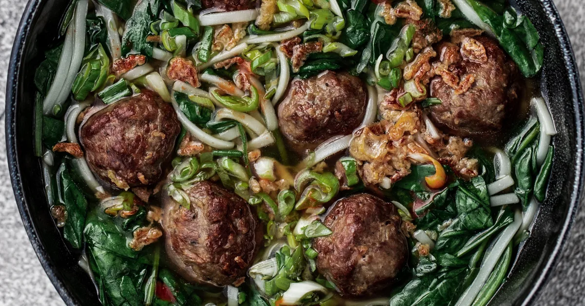 easy-meatball-pho