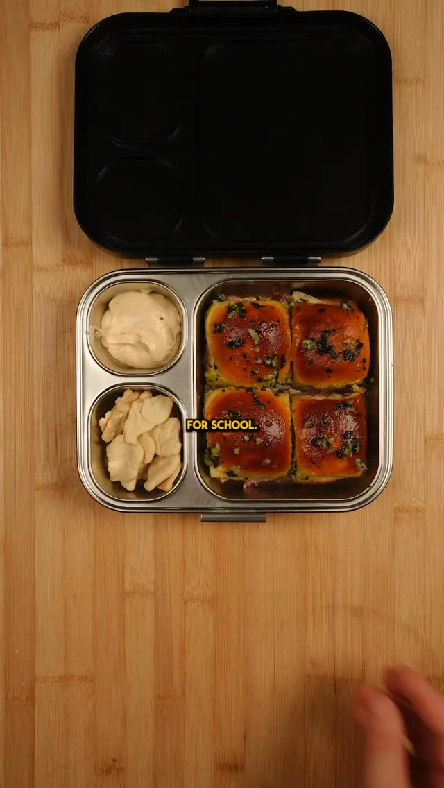 roast-beef-and-provolone-sliders-with-horseradish-mayo