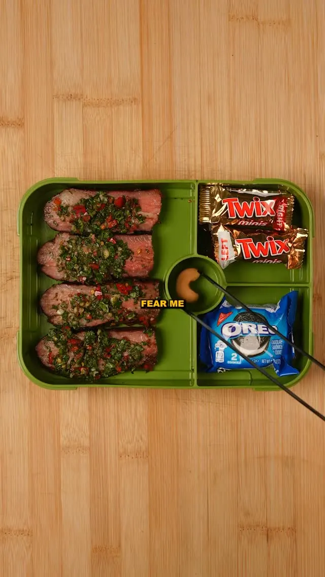 smoked-tri-tip-with-hand-chopped-chimichurri