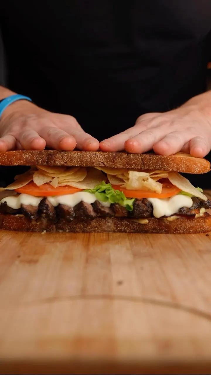 ultimate-steak-blt-sandwich