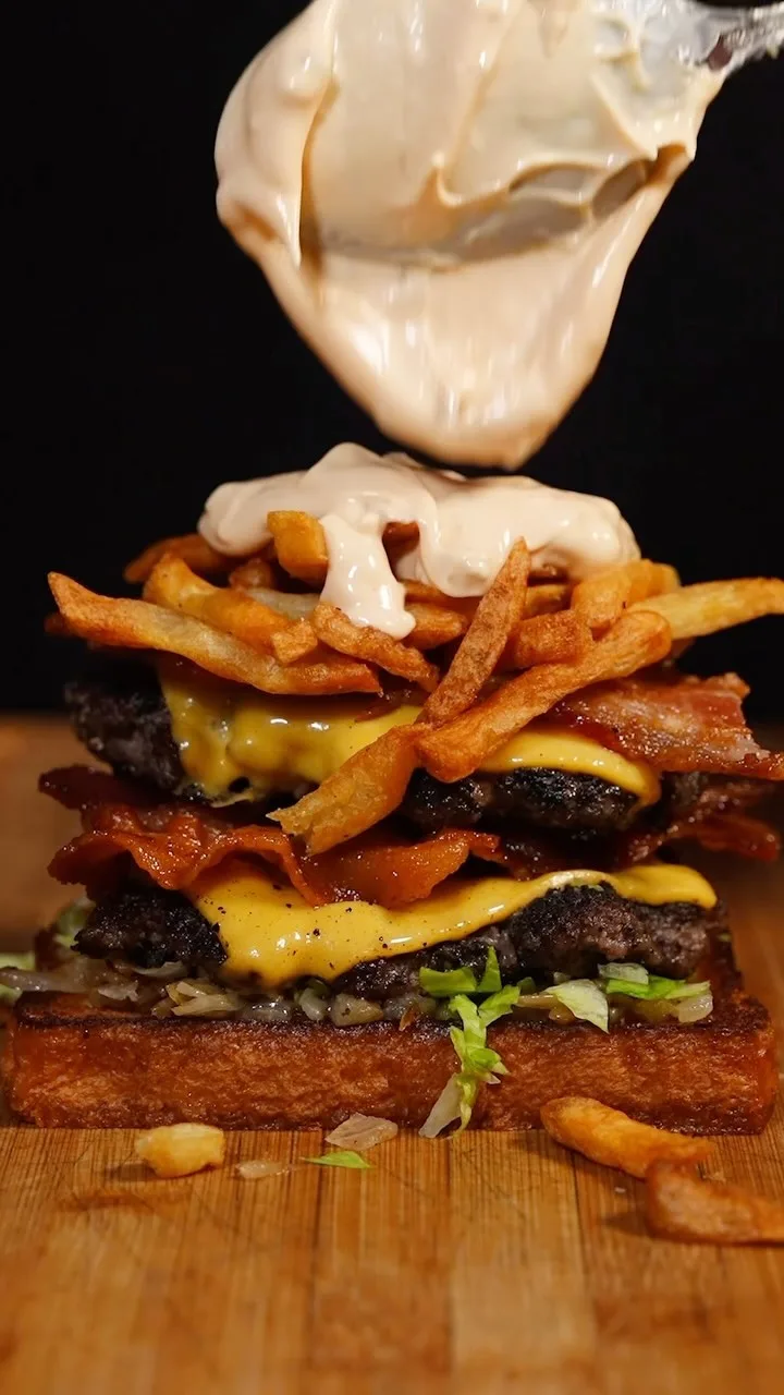 truffle-smashburger-with-hot-sauce