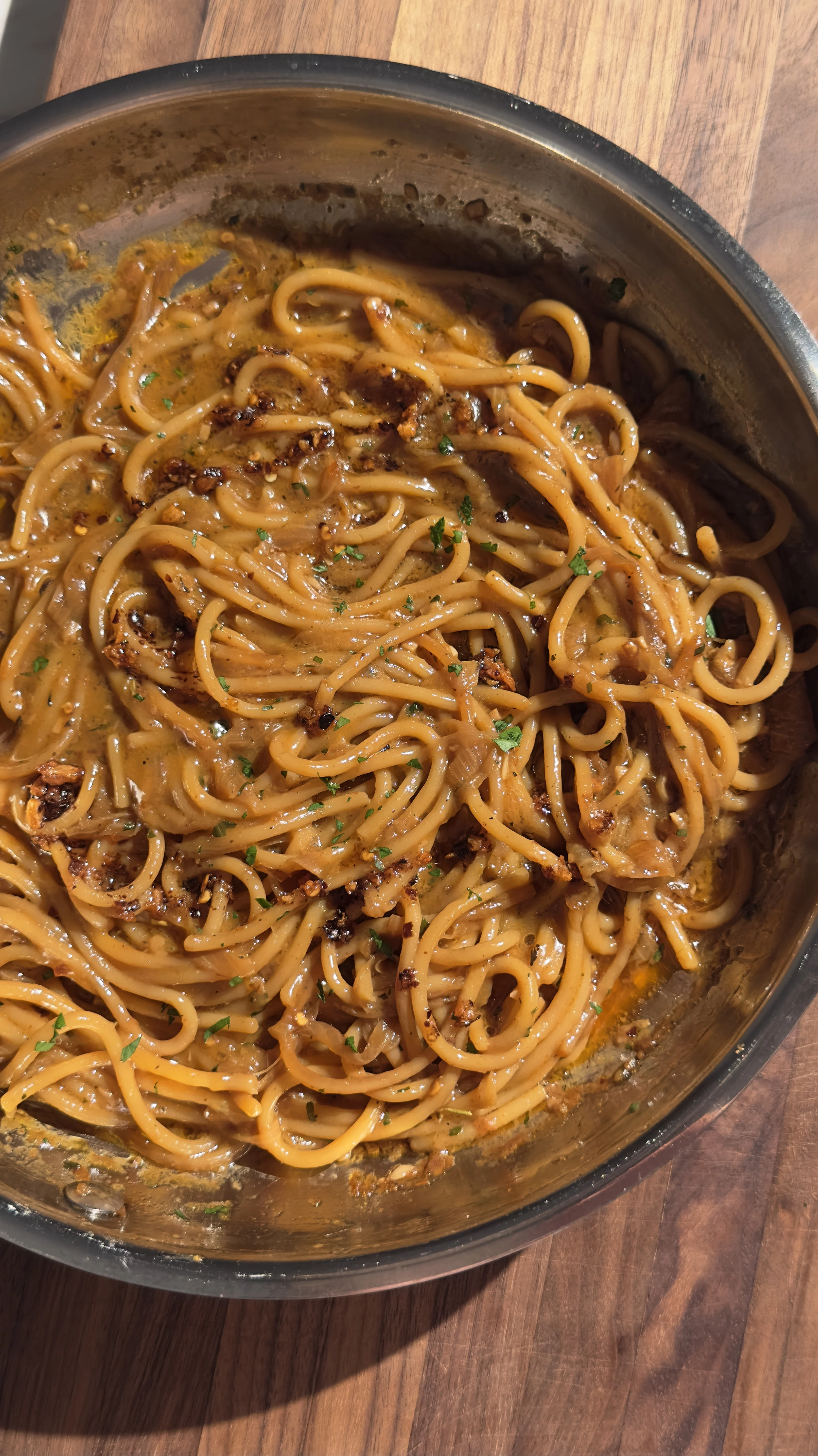 creamy-onion-and-garlic-pasta-(vegan)