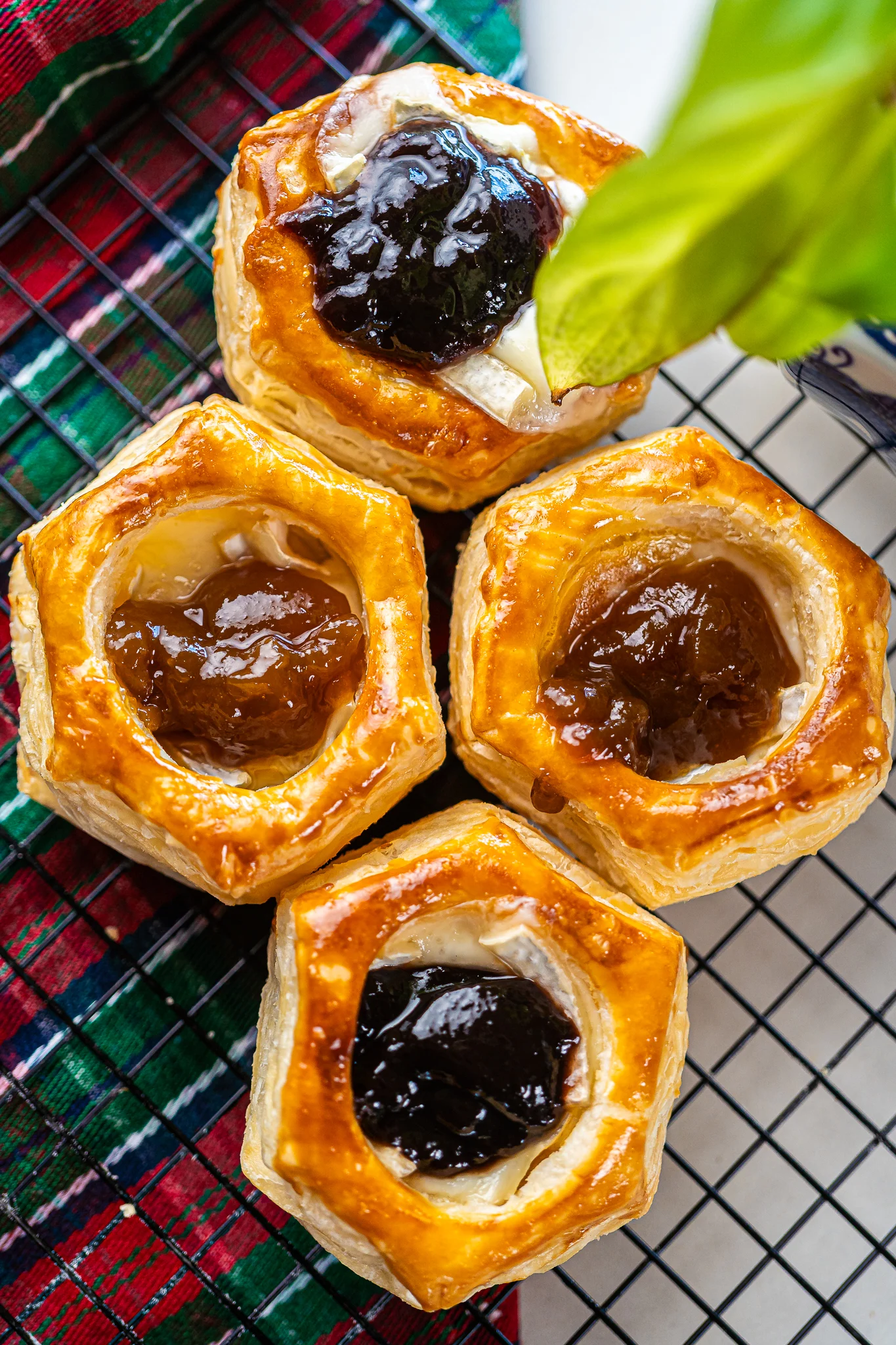 vol-au-vent-com-brie-e-geleia