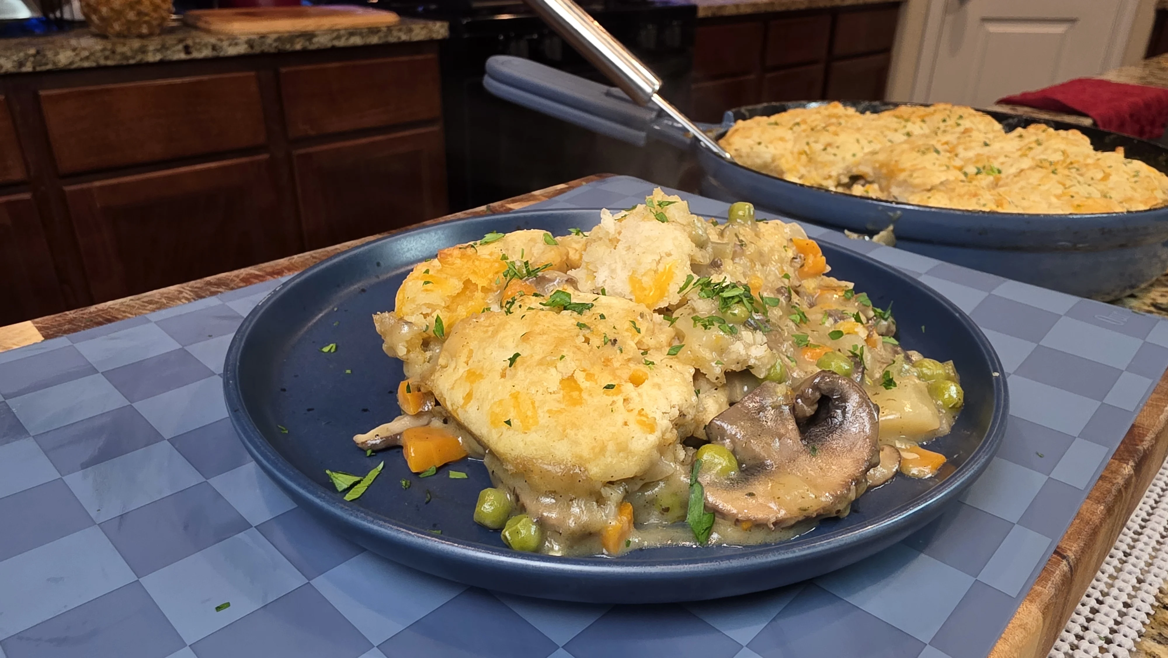 vegan-cheddar-bay-biscuit-mushroom-pot-pie