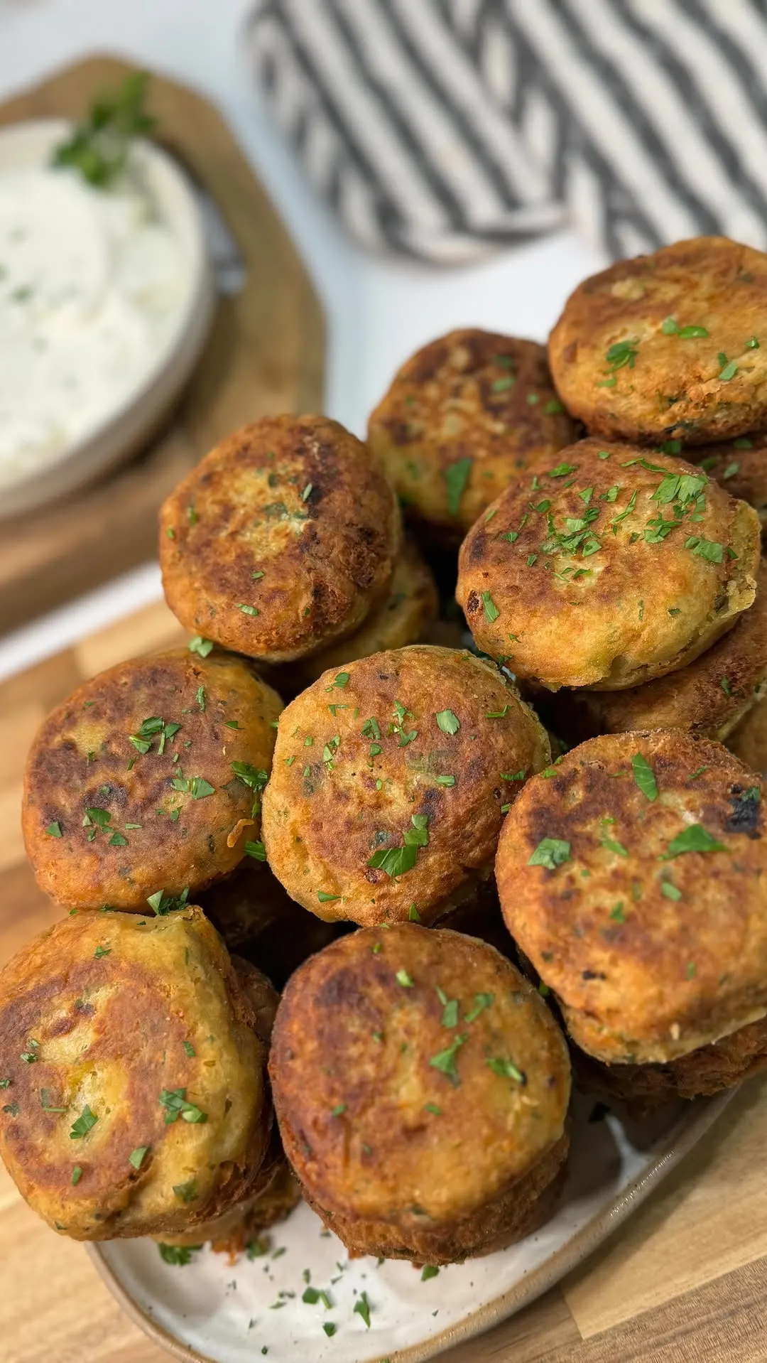 favokeftedes-(split-pea-fritters)