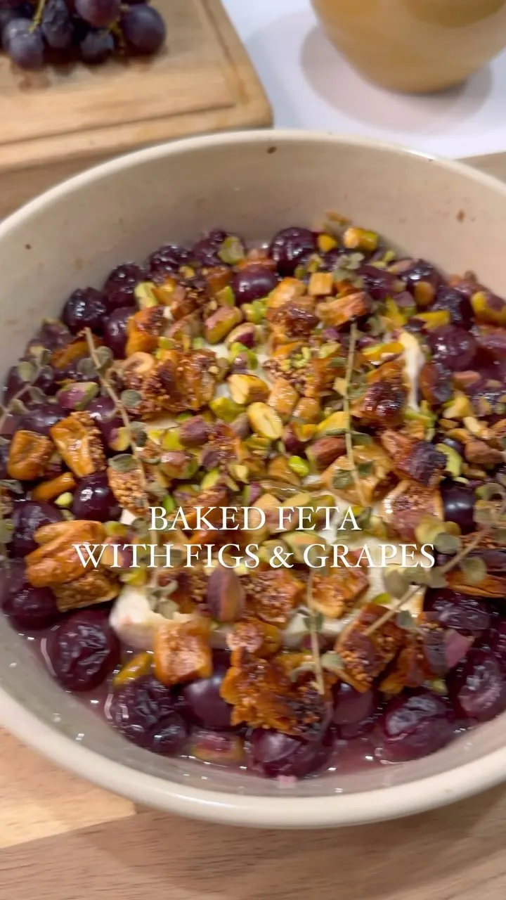 baked-feta-with-figs-and-grapes