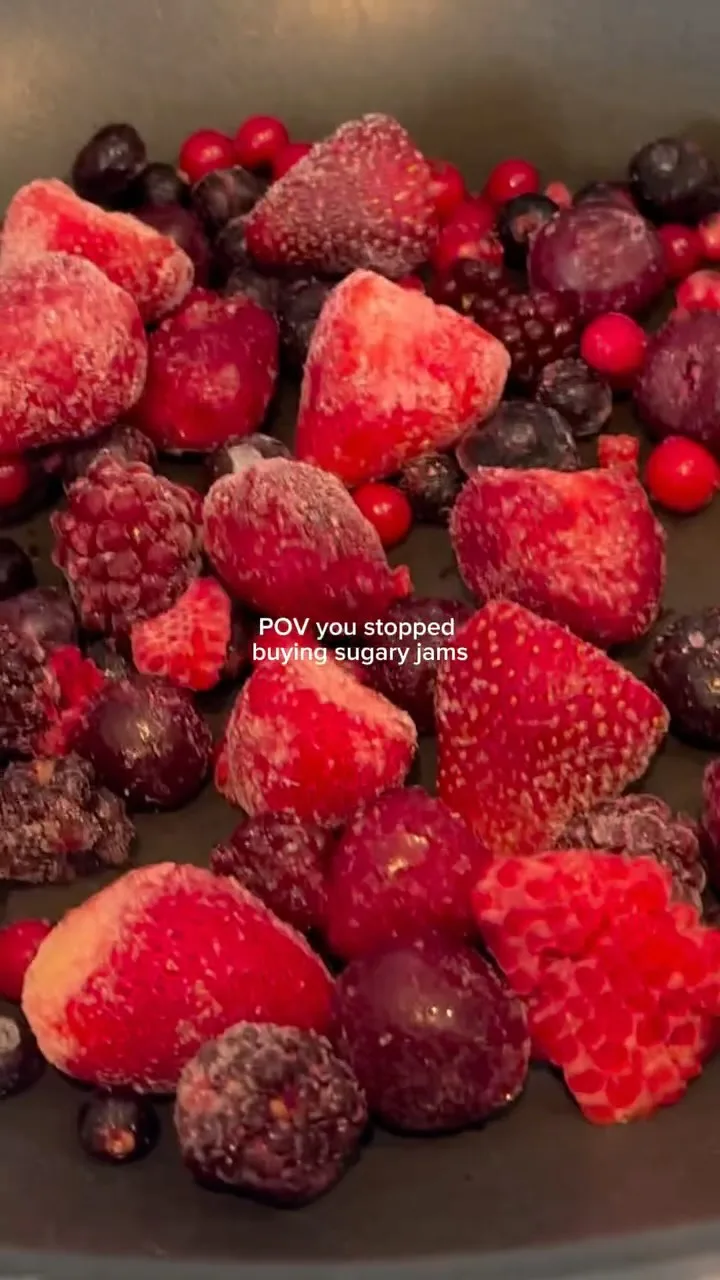 homemade-mixed-berries-jam
