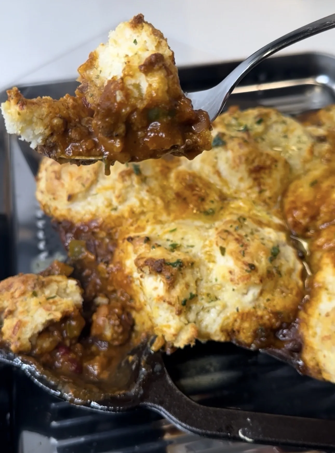 cheddar-bay-biscuit-three-bean-chili-bake