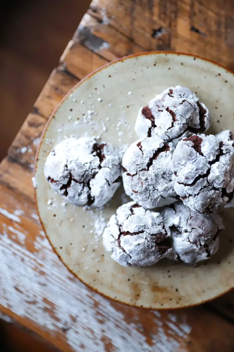 chocolate-crinkle-cookies
