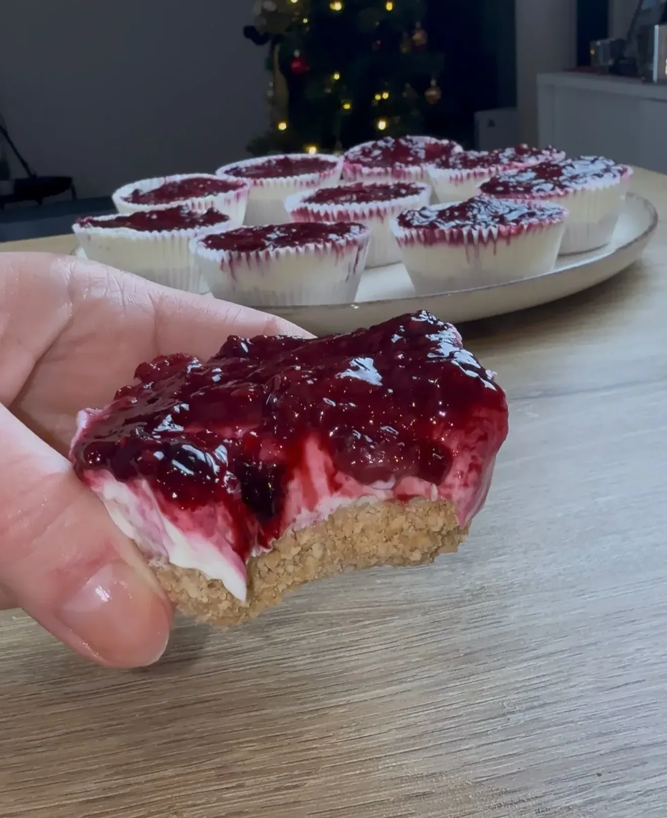 berries-cheesecake-cups