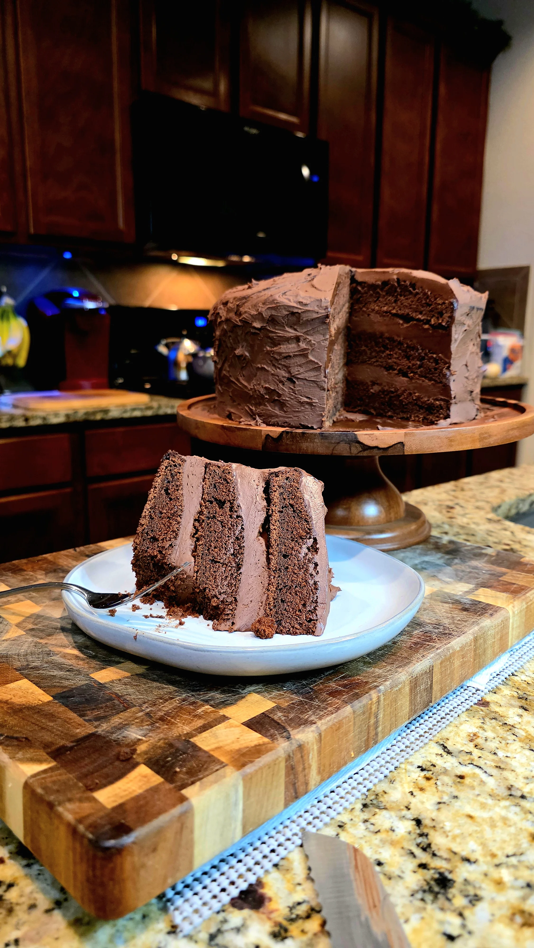 3-layer-vegan-chocolate-cake