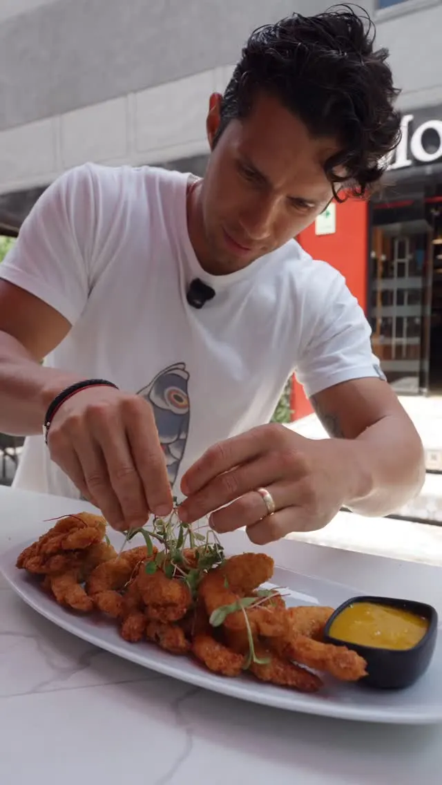 langostinos-crocantes-al-panko-con-honey-mustard-picante-crispy-panko-shrimp-with-spicy-honey-mustard