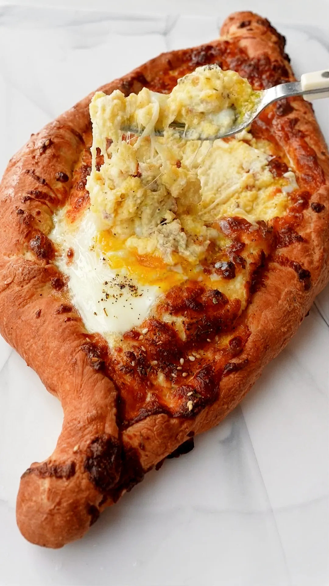 khachapuri-(georgian-cheese-boat)