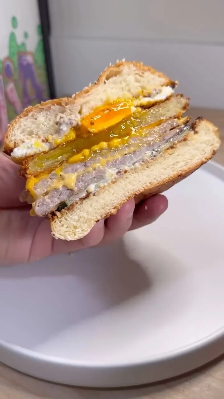 delicious-breakfast-sandwich