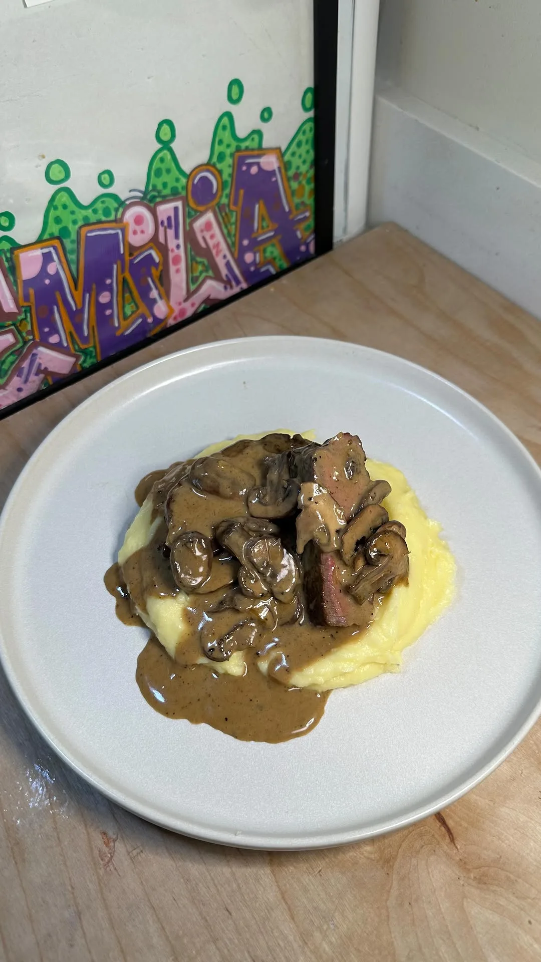 beef-tenderloin-with-creamy-mashed-potatoes