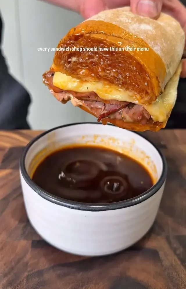 french-dip-sandwich-(roast-beef-version)