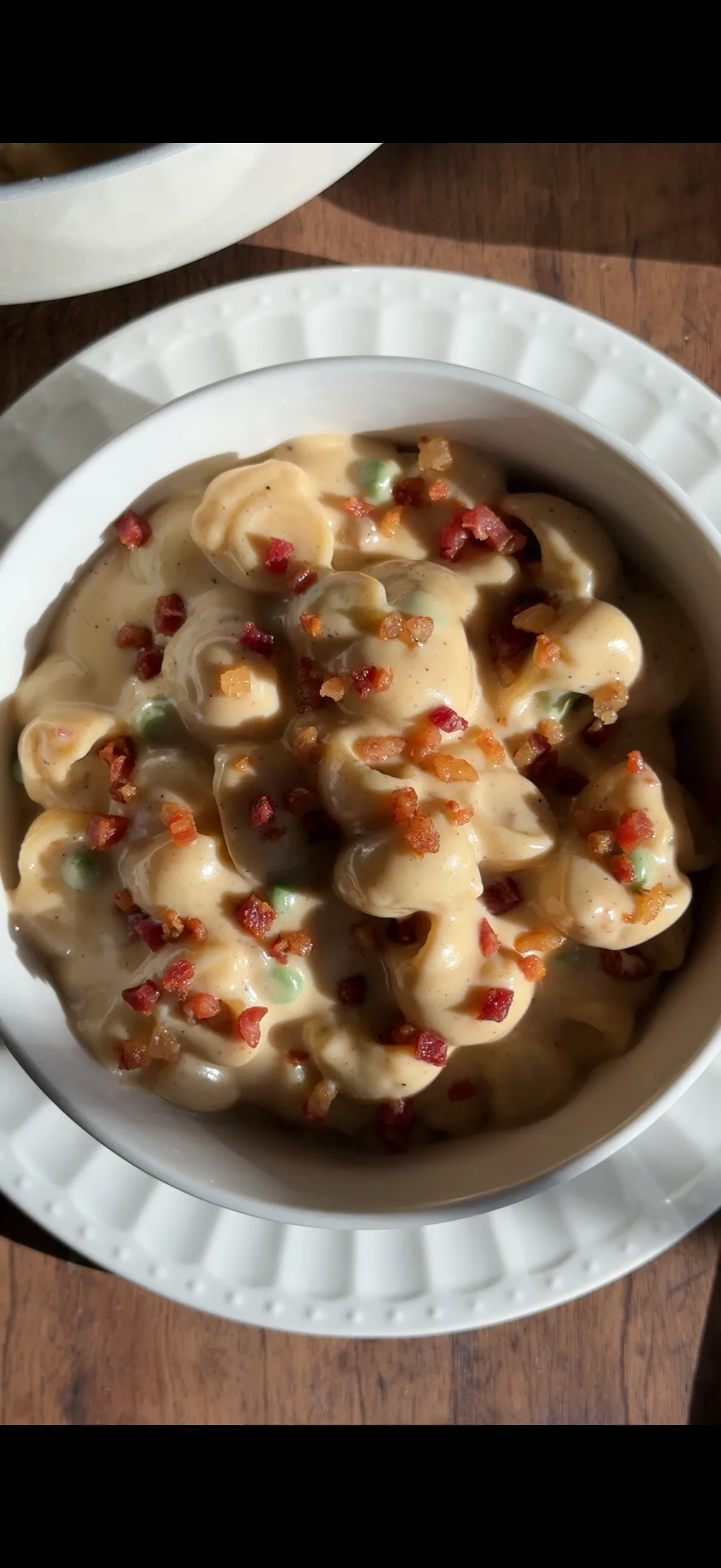 elevated-mac-and-cheese-with-peas