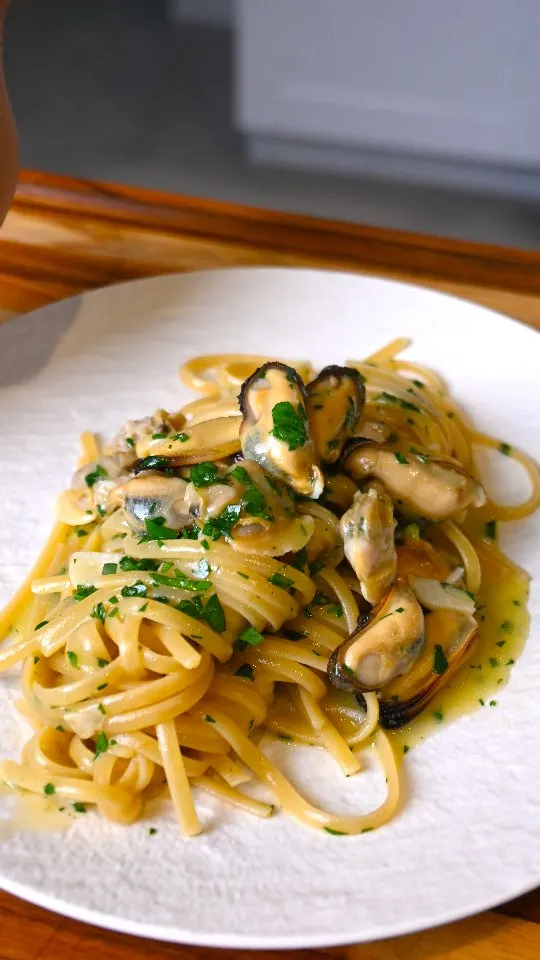 linguine-with-clams-and-mussels