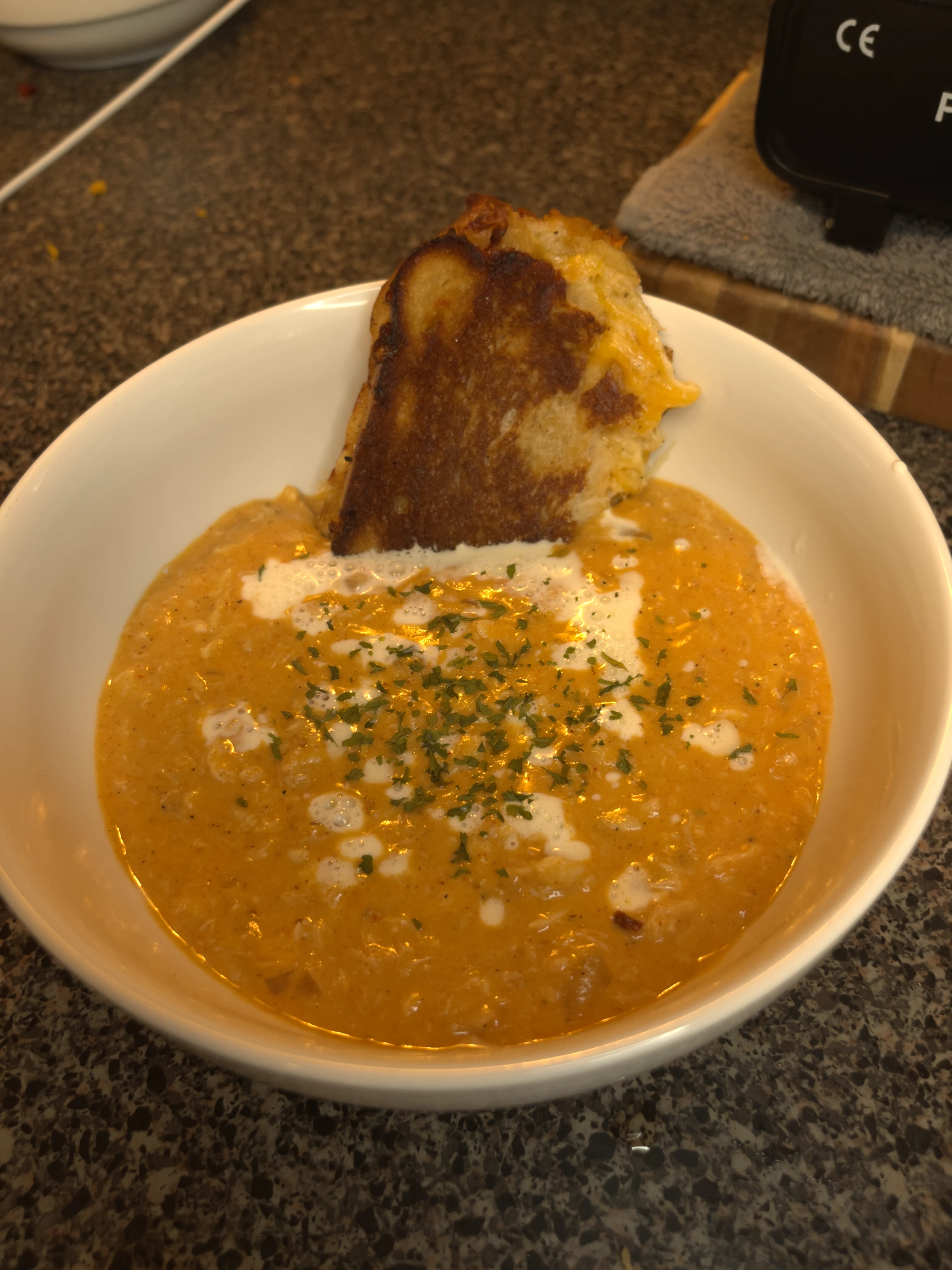 jalapeno-cheese-bread-grilled-cheese-with-creamy-crab-bisque