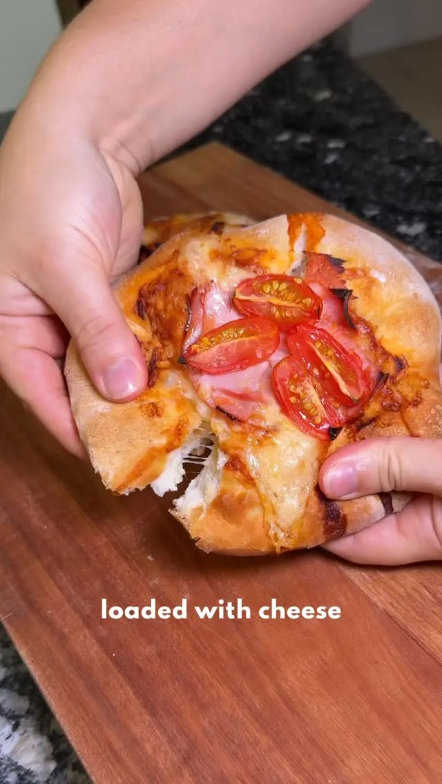 cheese-stuffed-mini-pizza