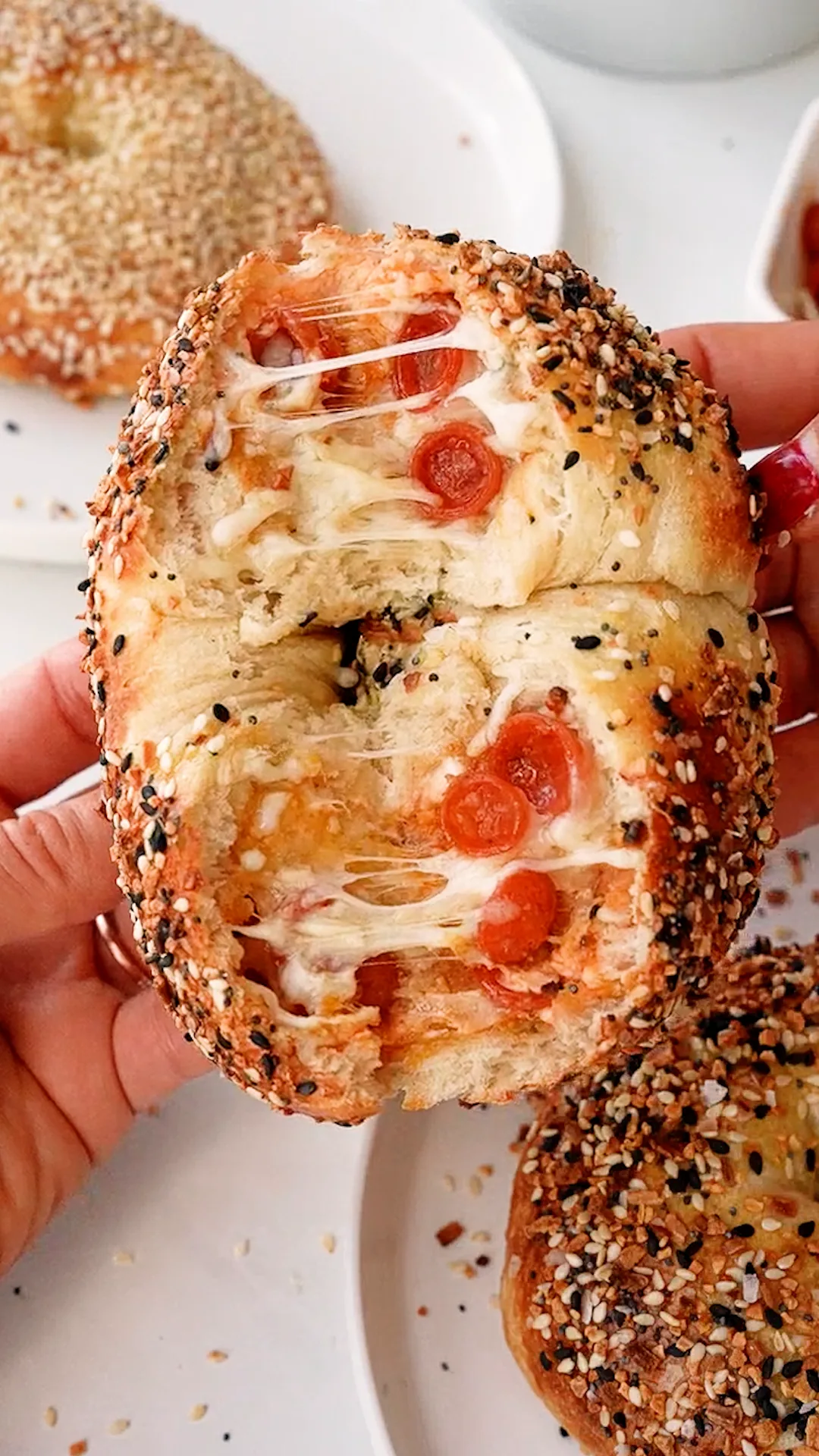 stuffed-pizza-bagels