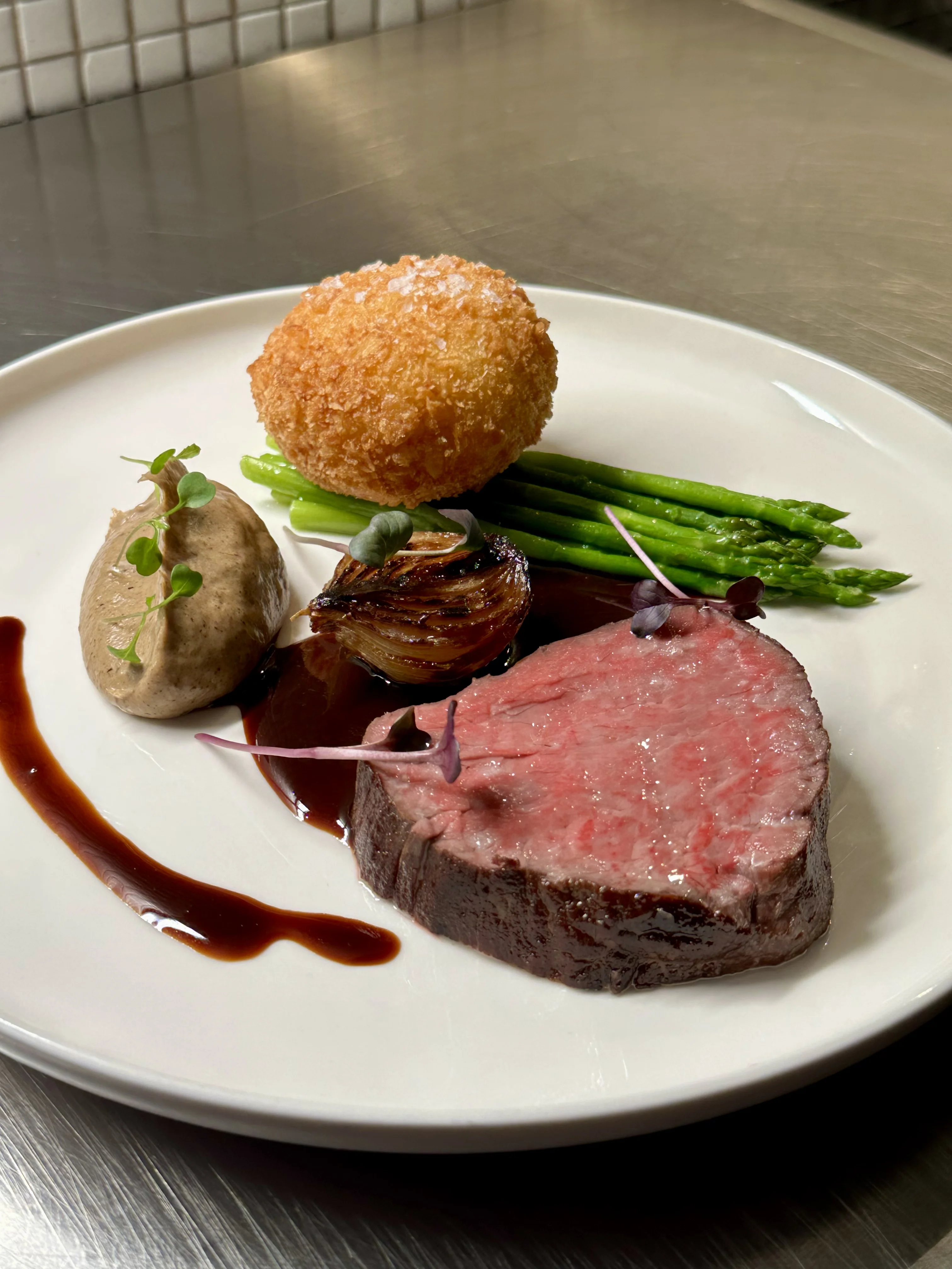 beef-fillet-with-croquettes-mushrooms-and-asparagus-(experimental)