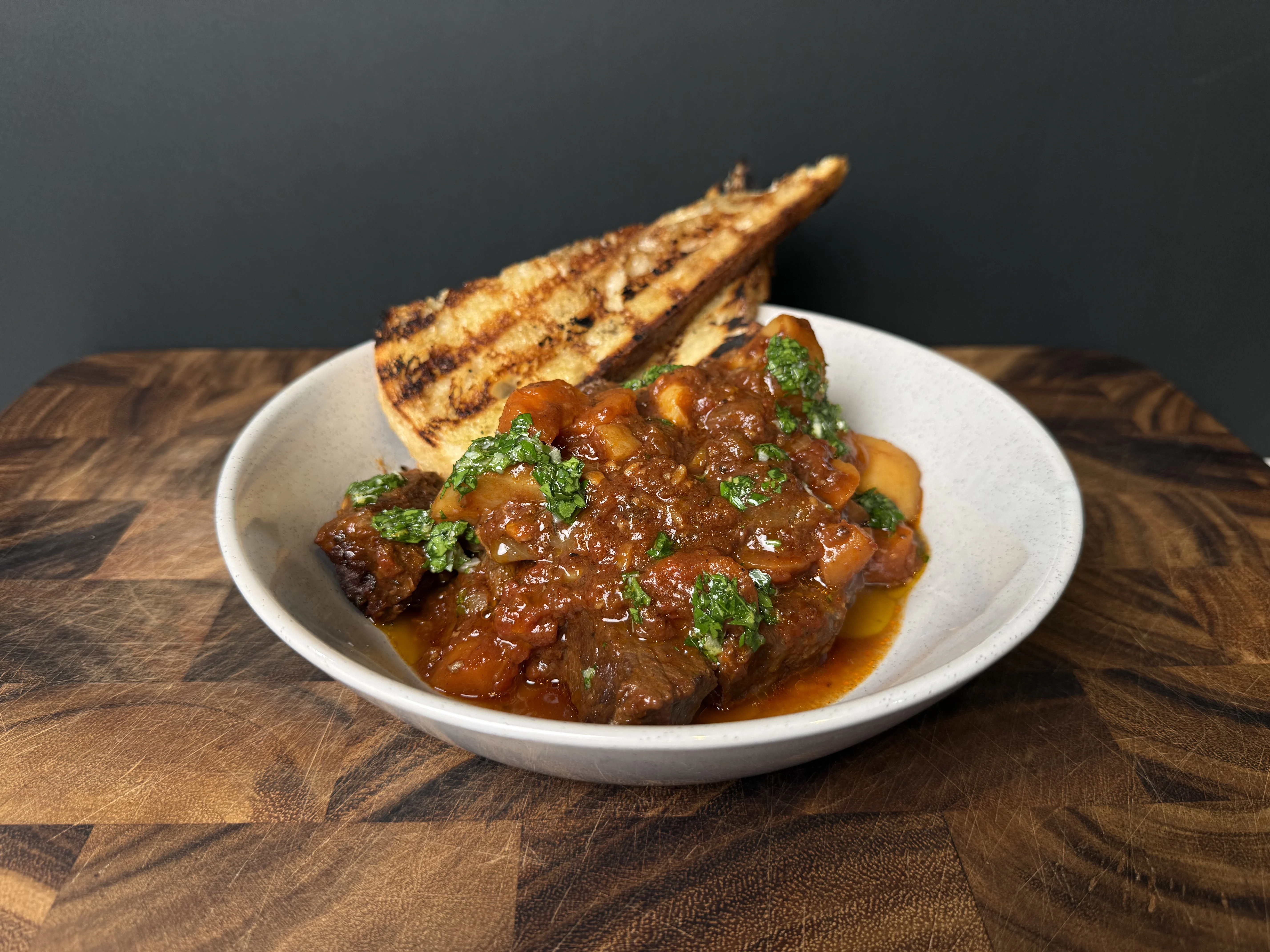 balsamic-beef-gremolata-and-toasted-sourdough