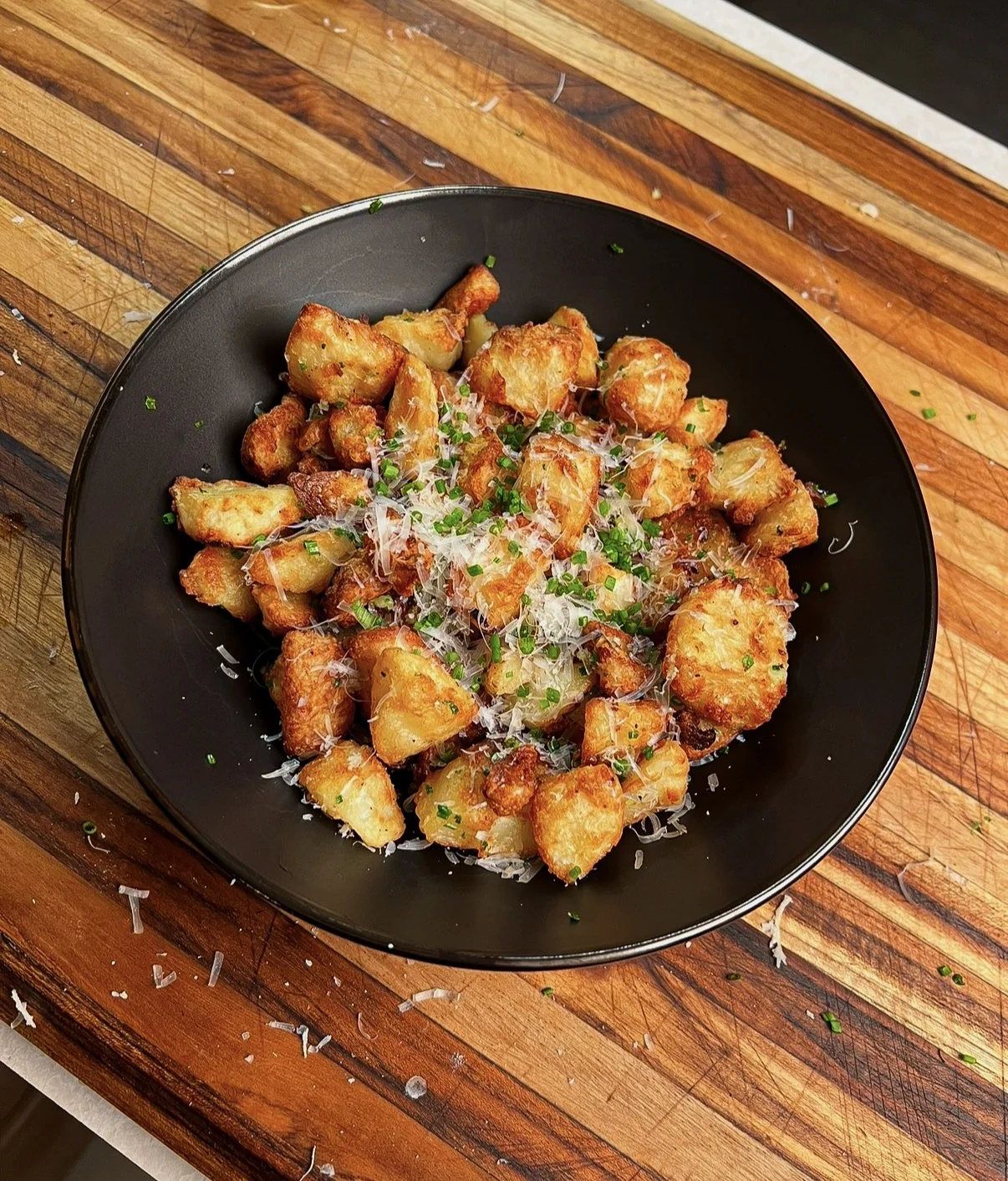 air-fryer-garlic-parmesan-roasted-potatoes