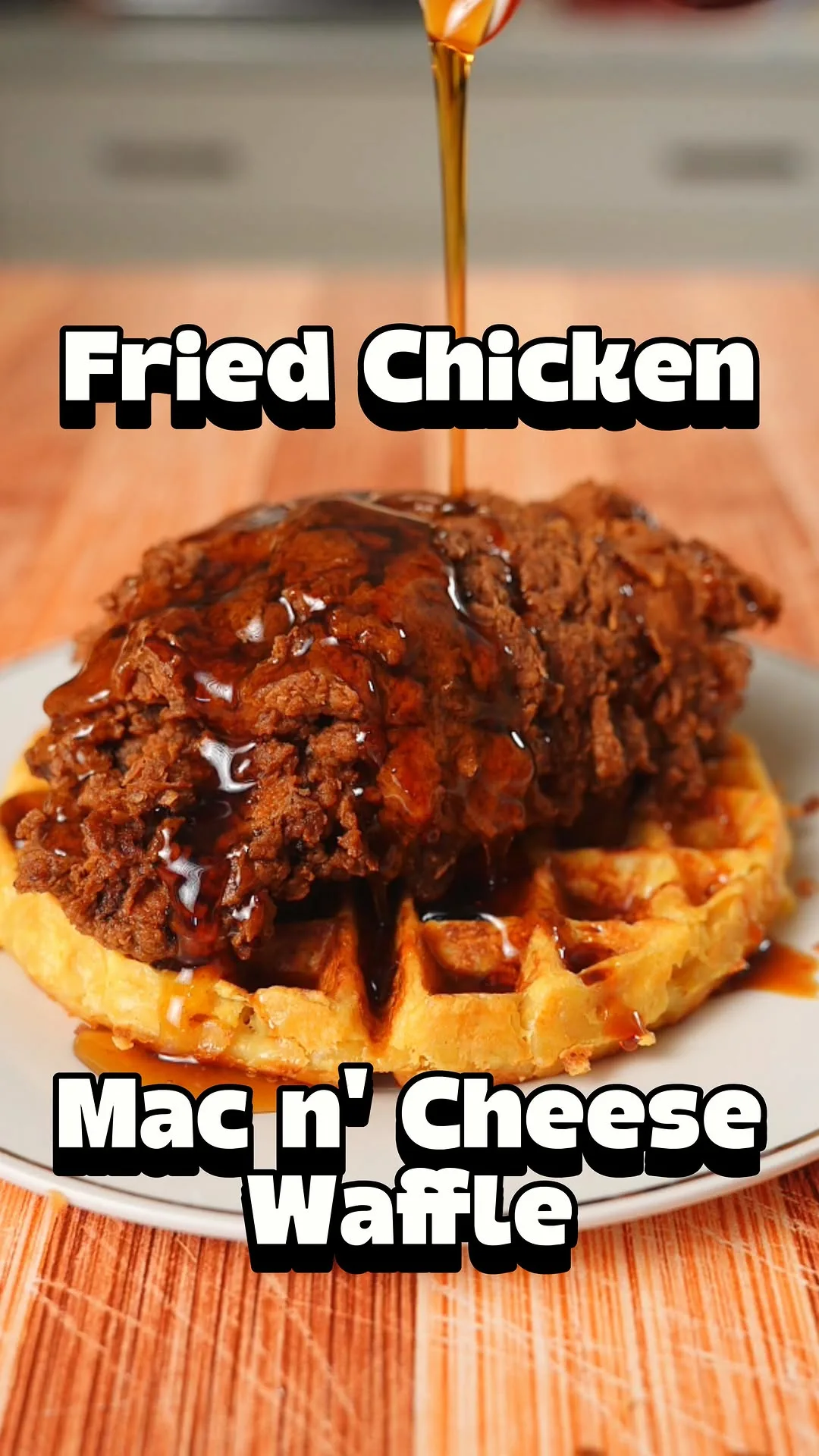 fried-chicken-and-mac-n'-cheese-waffle