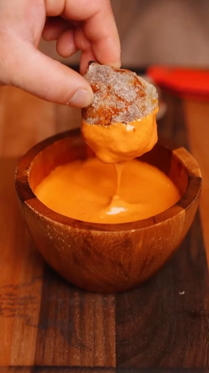 crispy-stuffed-chicken-wings-with-sriracha-mayo