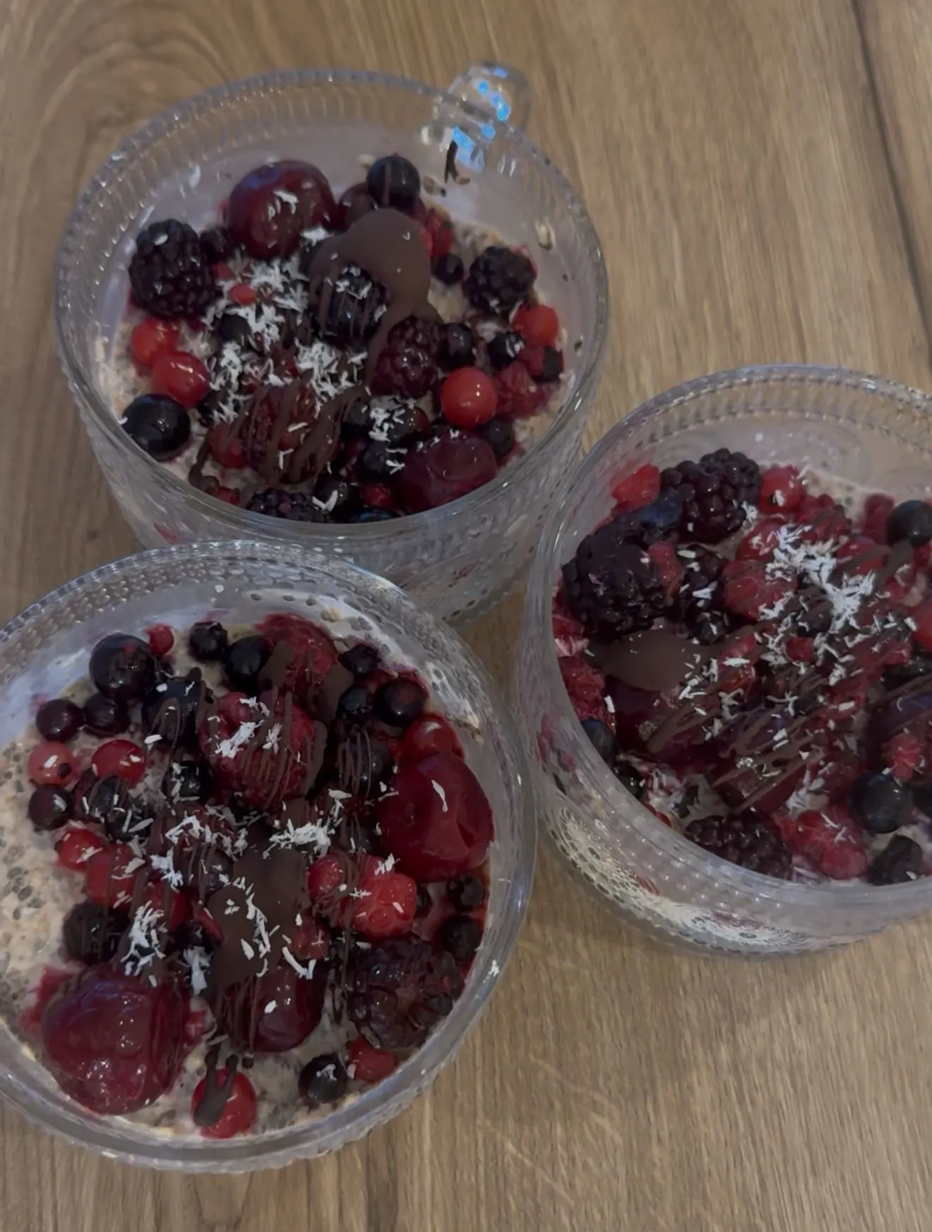 berries-overnight-oats