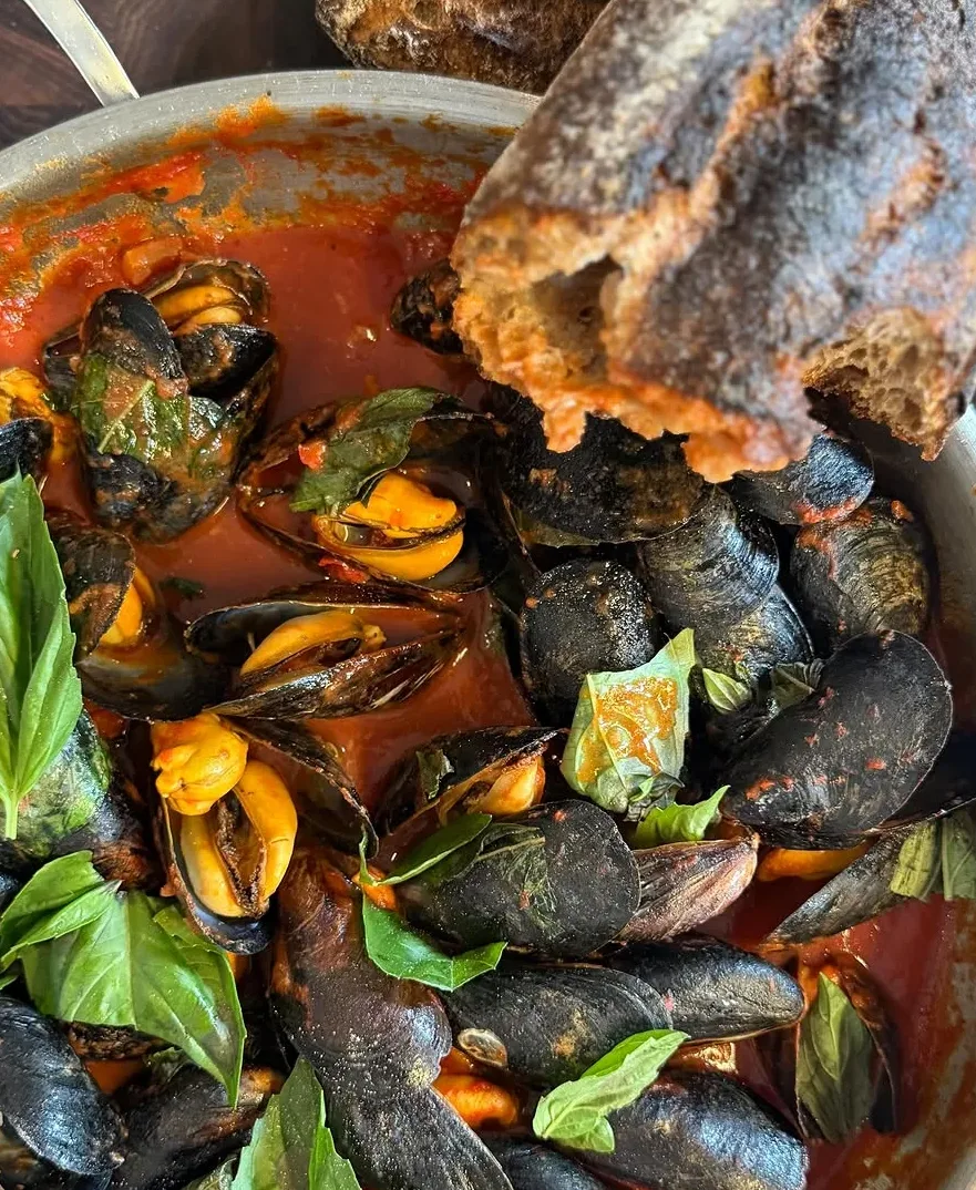 mussels-amatriciana