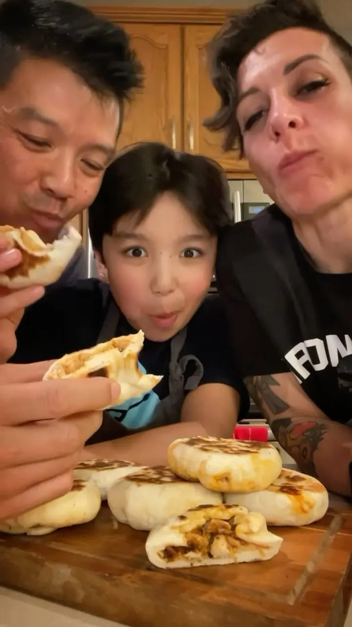 stuffed-protein-flatbread