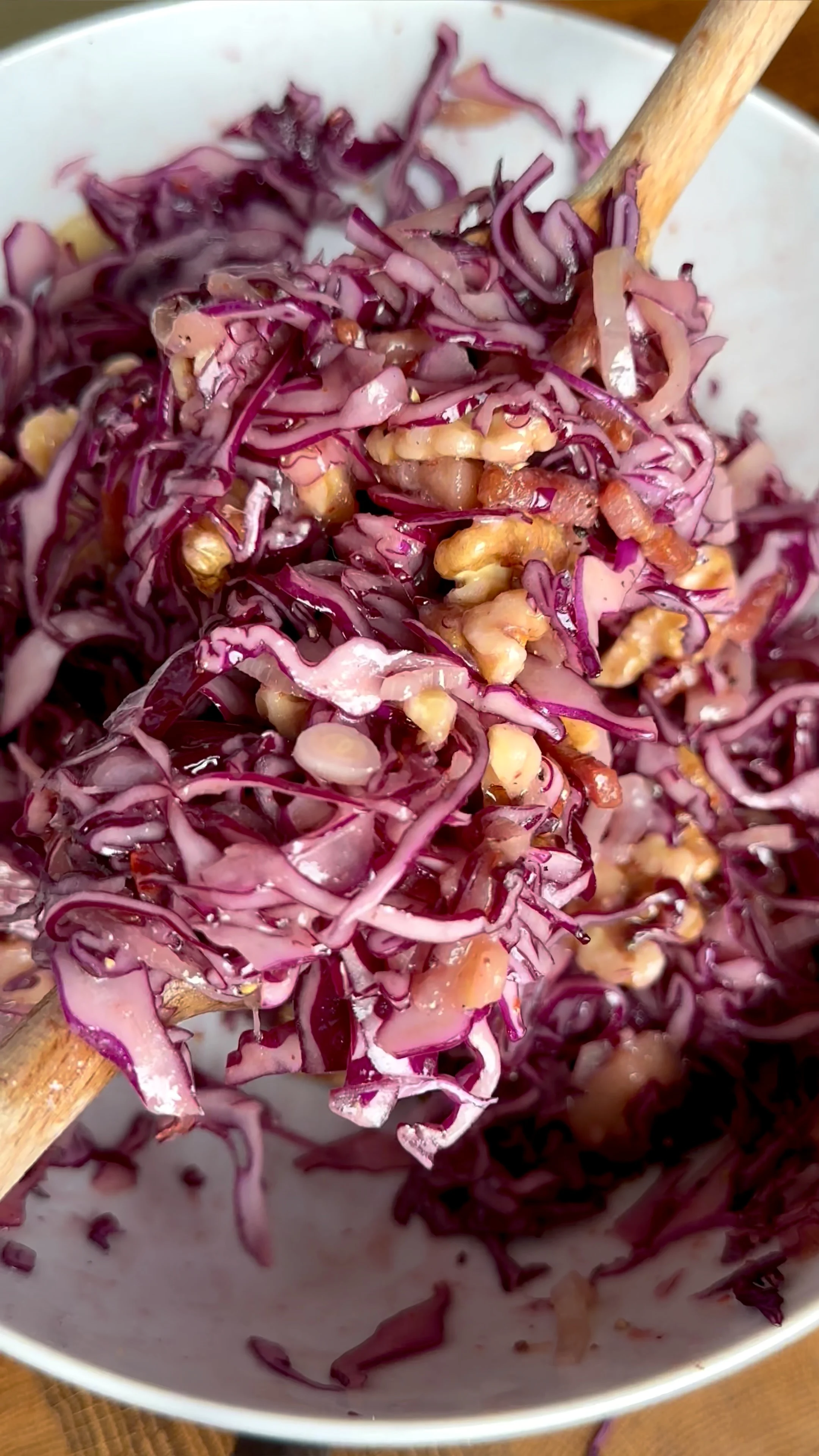 red-cabbage-salad-with-apple-and-crispy-bacon
